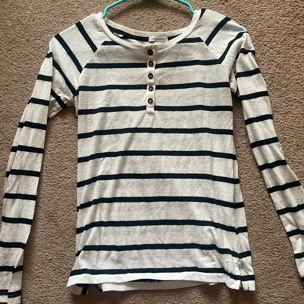 Forever 21 Black and White Long Sleeve Tee